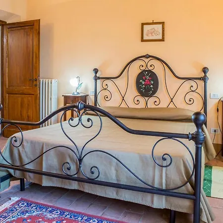 Villa Quadro Sleeps 14 With Pool