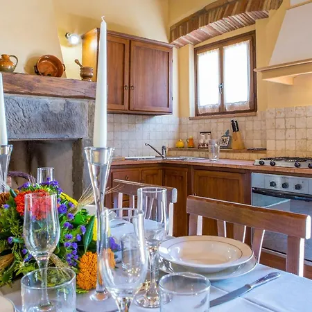 Villa Quadro Sleeps 14 With Pool