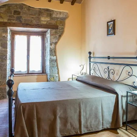 Quadro Sleeps 14 With Pool *