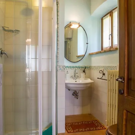 Quadro Sleeps 14 With Pool Villa