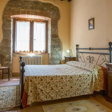 Quadro Sleeps 14 With Pool *